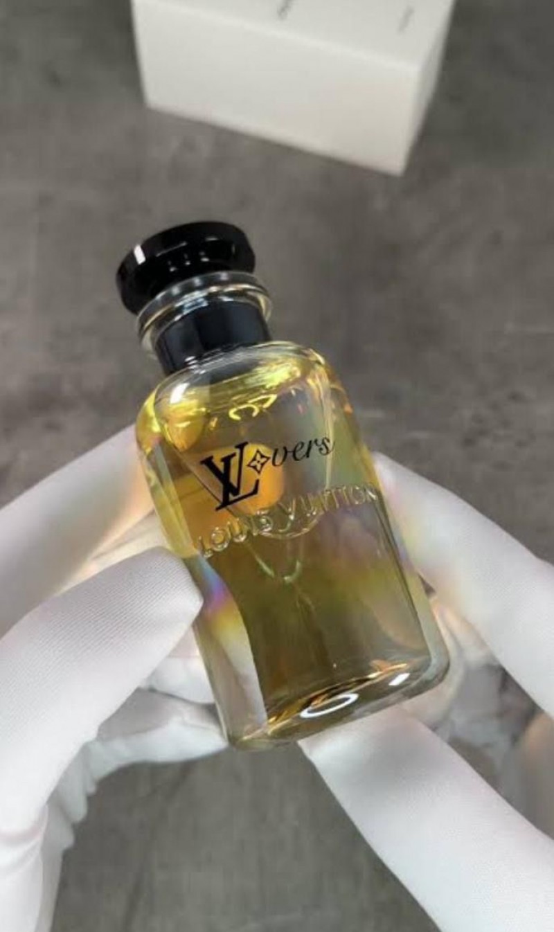 LOUIS VUITTON LOVERS view 2